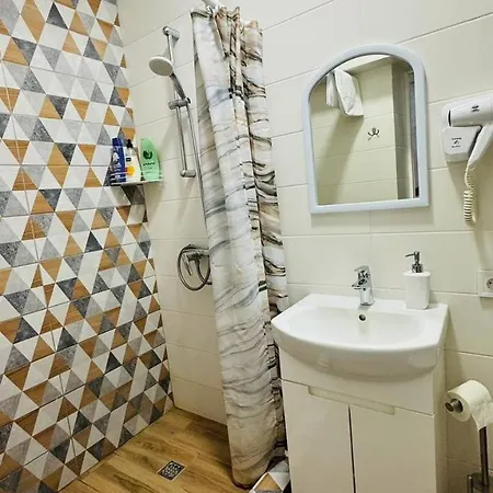 шпитальна Apartment
